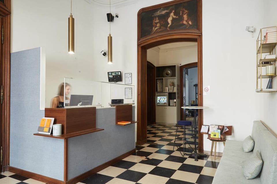 Staff, Photo of the whole room