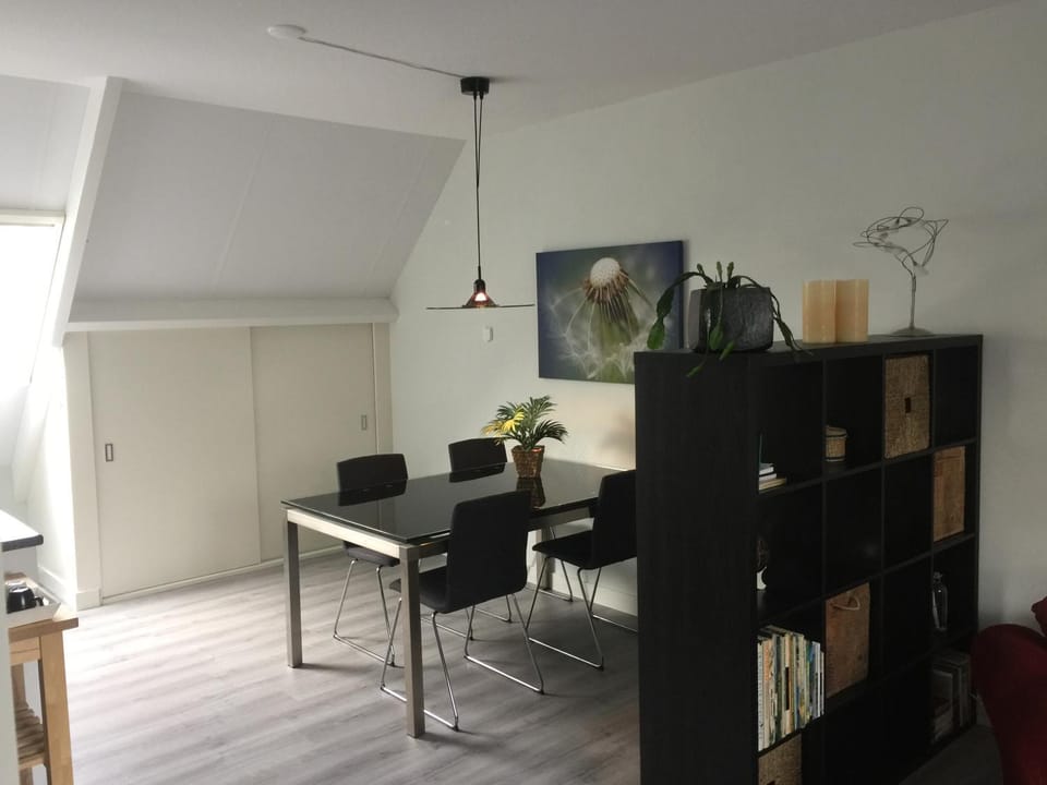 Living room, Decorative detail, Dining area
