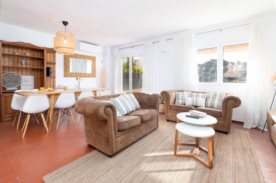 Living room, Photo of the whole room