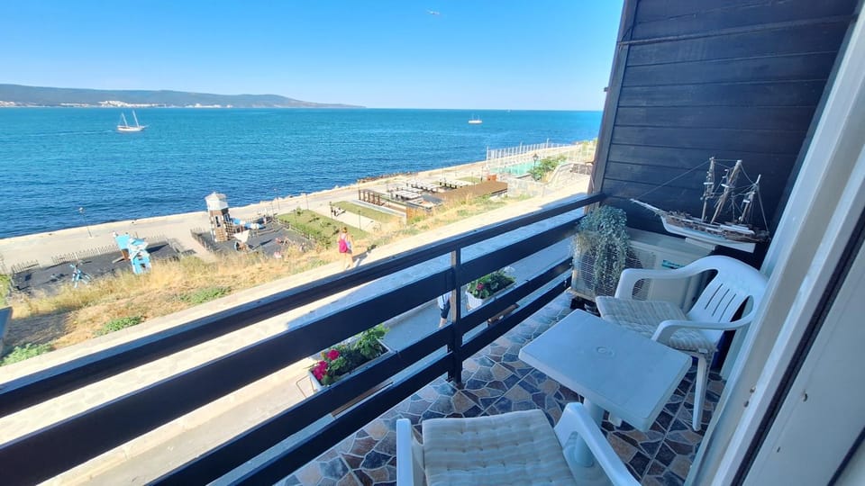 Day, Natural landscape, View (from property/room), Balcony/Terrace, Living room, Sea view