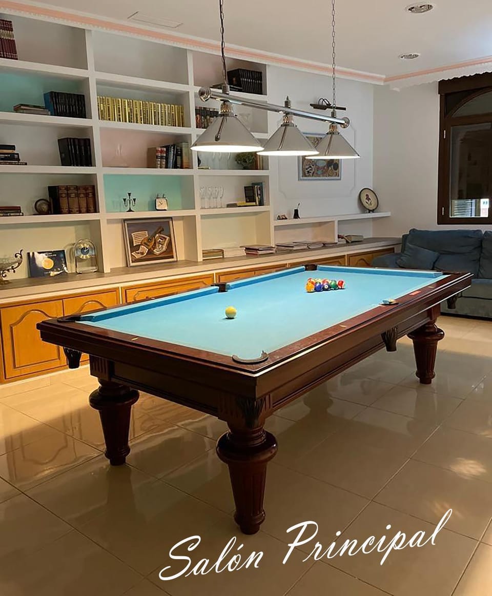 Billiard, Game Room, Living room, Lounge or bar, Meeting/conference room
