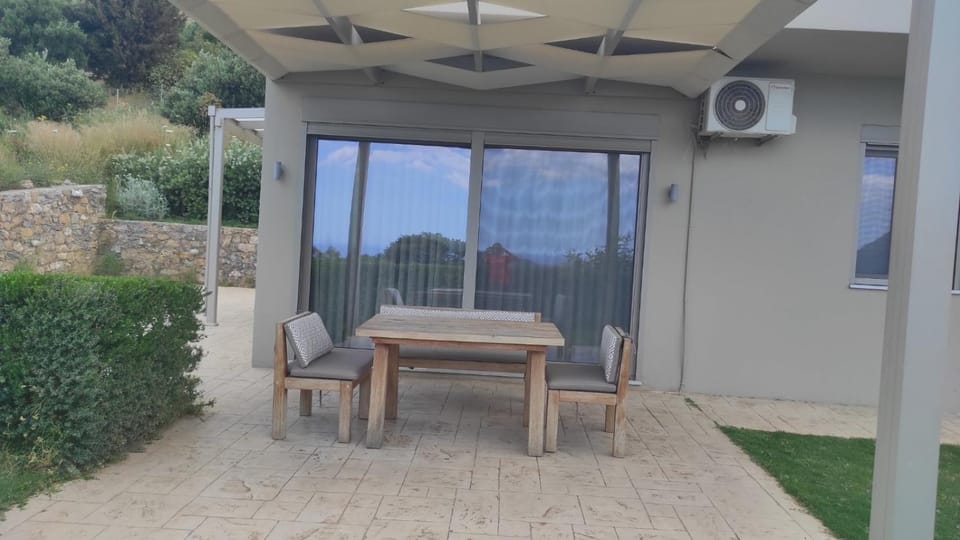 Patio, Day, View (from property/room), Balcony/Terrace, Seating area, Dining area