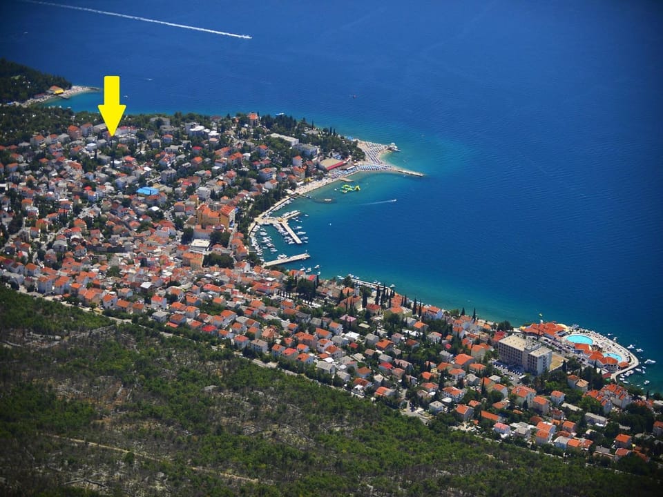 Property building, Bird's eye view, Location
