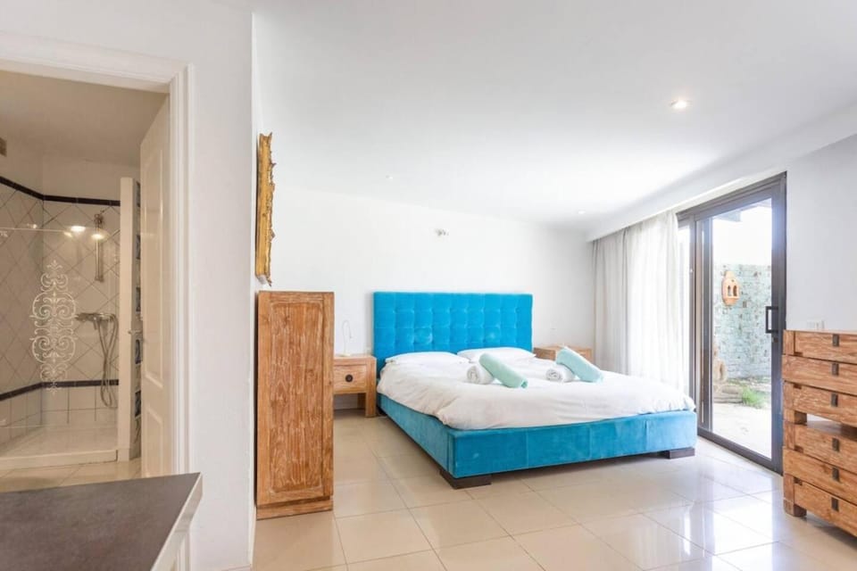 La Quinta Heights -6 bed villa-private pool Villa in Abona