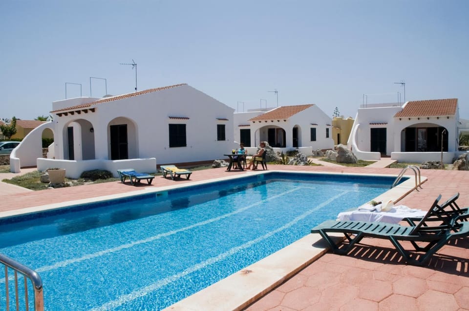 Facade/entrance, Swimming pool, Swimming pool