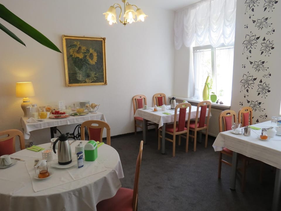 Hotel-Pension SCHLOSS -MIRAMAR Bed and Breakfast in Thuringia, Germany