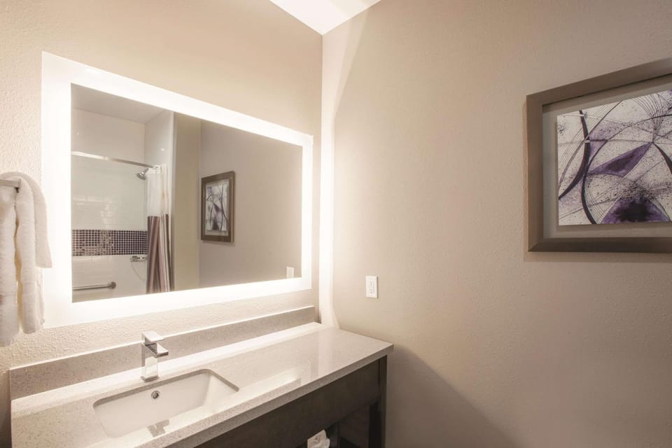 Photo of the whole room, On site