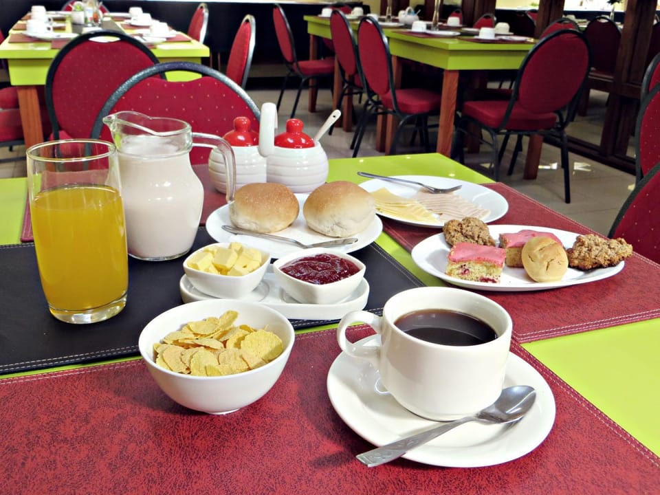 Continental breakfast, Buffet breakfast