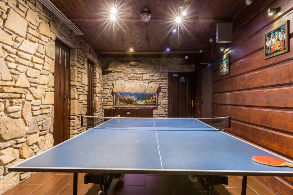 Game Room, Table tennis