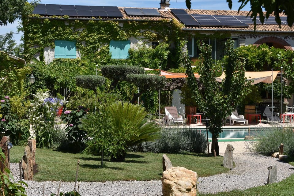 Property building, Day, Garden, Garden view, Pool view, Swimming pool