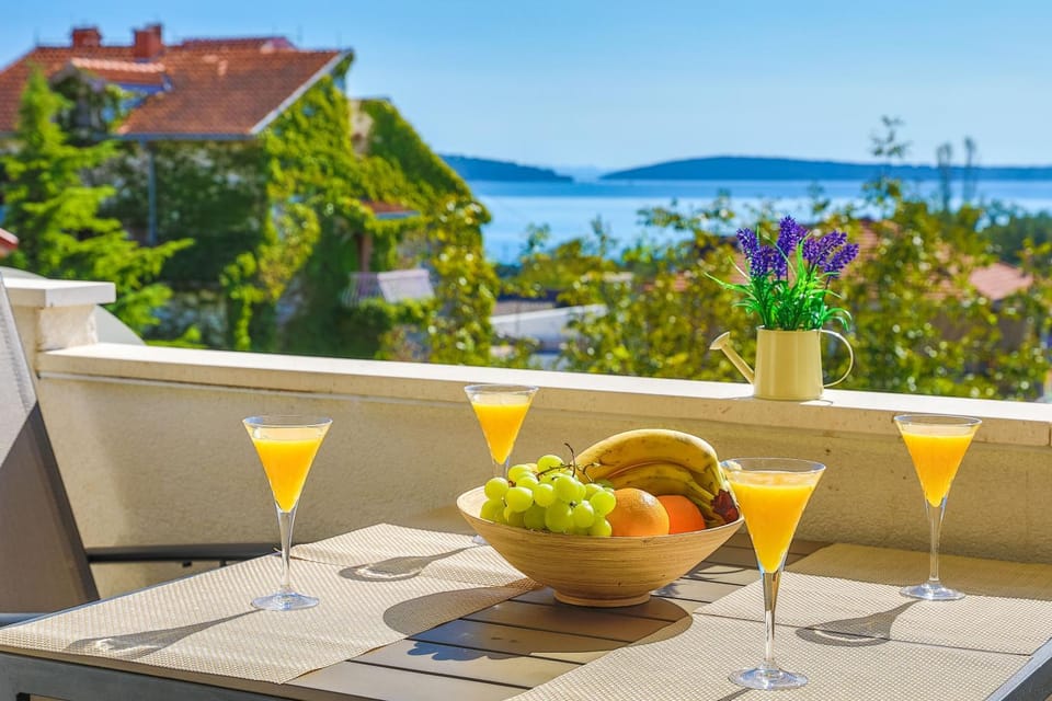 Day, Summer, Balcony/Terrace, Location