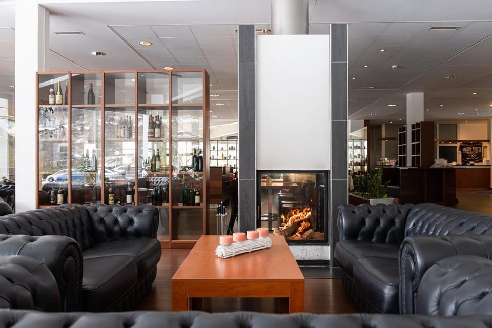 Communal lounge/ TV room, Lounge or bar, flat iron