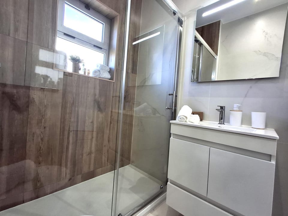 Shower, Bathroom