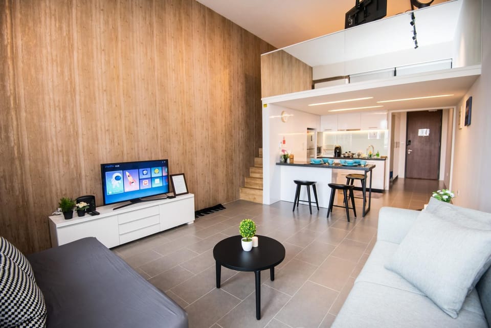 TV and multimedia, Kitchen or kitchenette, Living room, Photo of the whole room, Seating area, Dining area