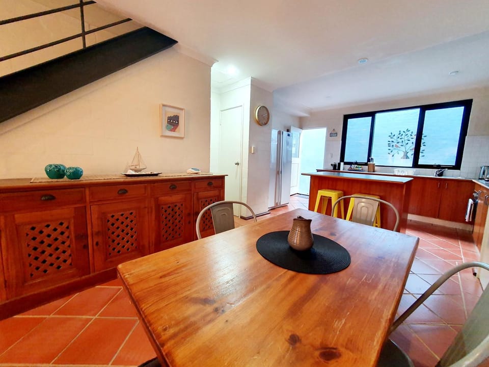 Primary 43 2BRM Townhouse Fremantle with 2 Carbays Apartment in Perth