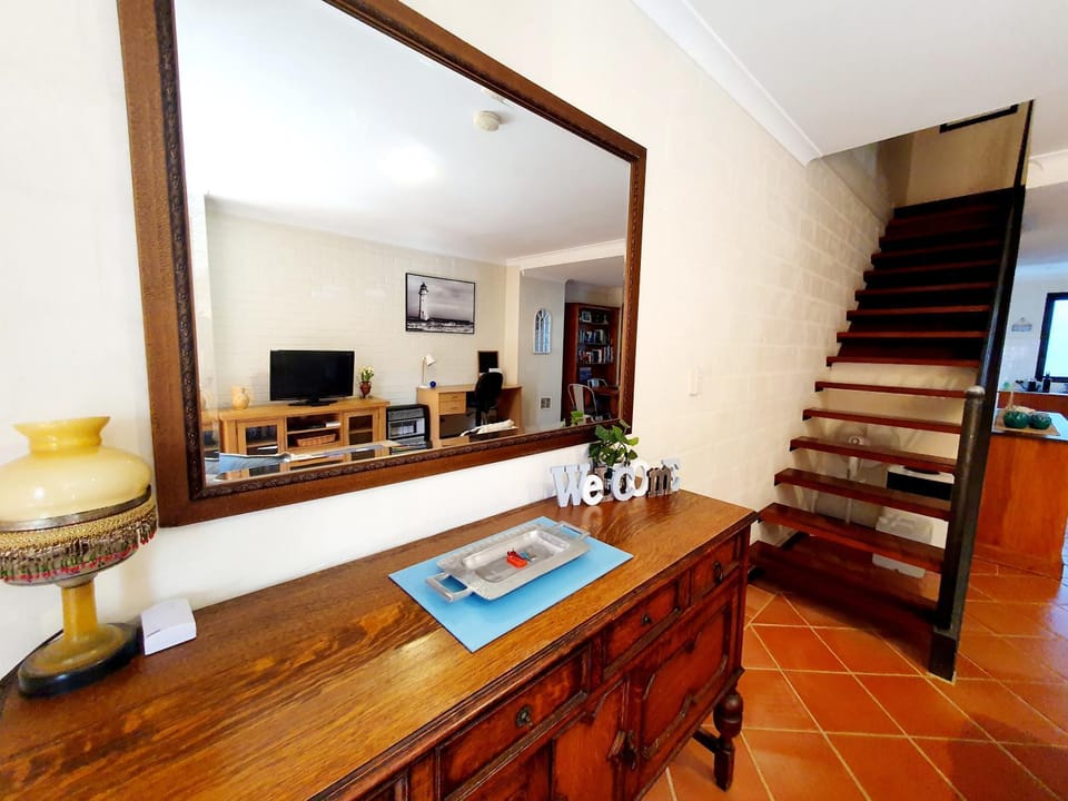 Primary 43 2BRM Townhouse Fremantle with 2 Carbays Apartment in Perth