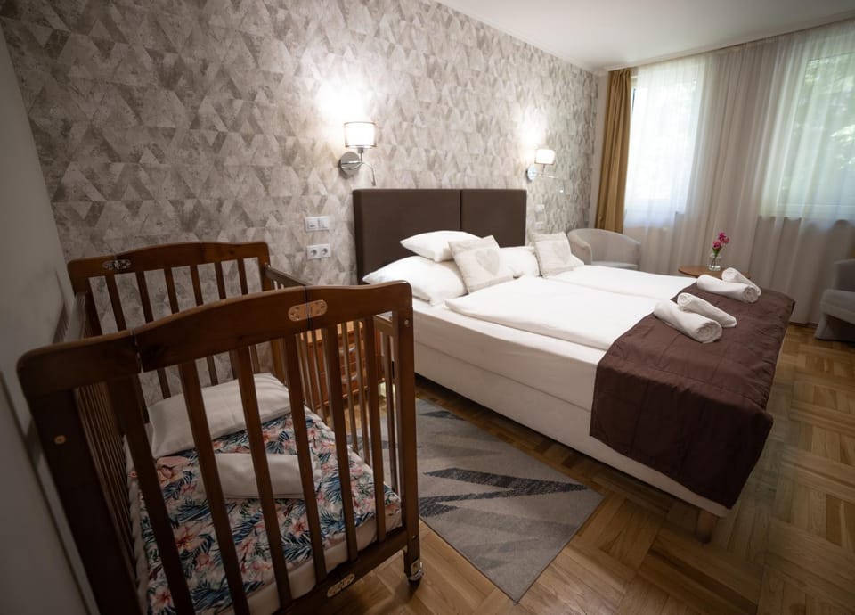 Other, Bedroom, cot