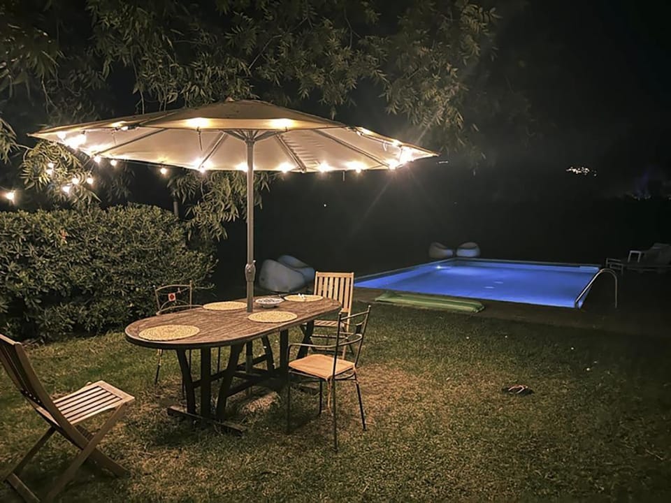 Night, Pool view