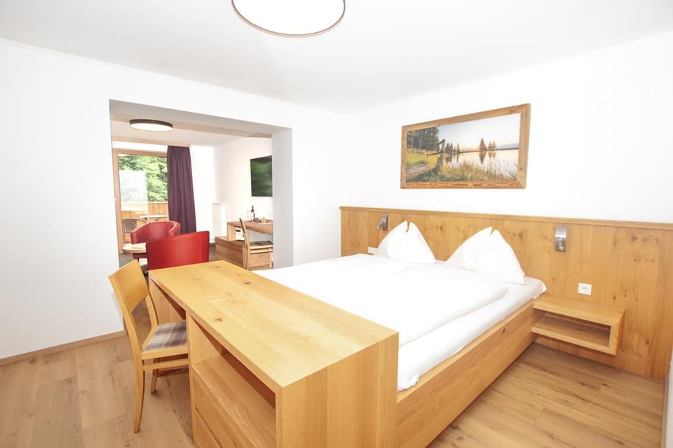 Bed, Living room, Photo of the whole room