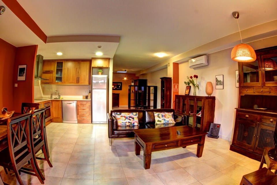 Living room, Photo of the whole room