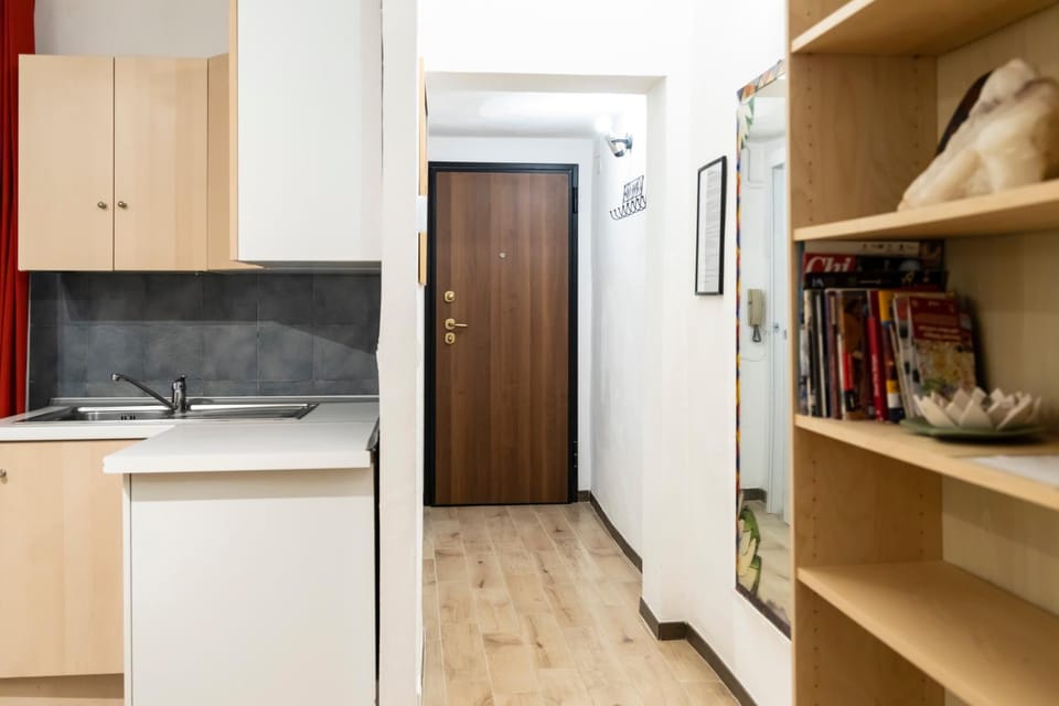 Kitchen or kitchenette