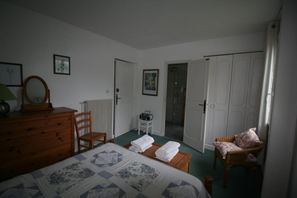 Bathroom, Bedroom