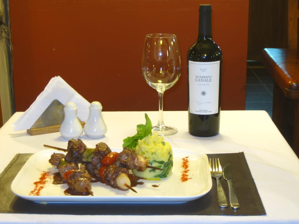 Restaurant/places to eat, Food, Drinks
