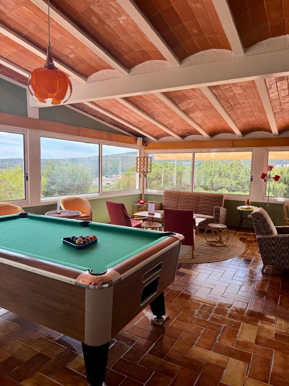 Billiard, Lounge or bar, Area and facilities
