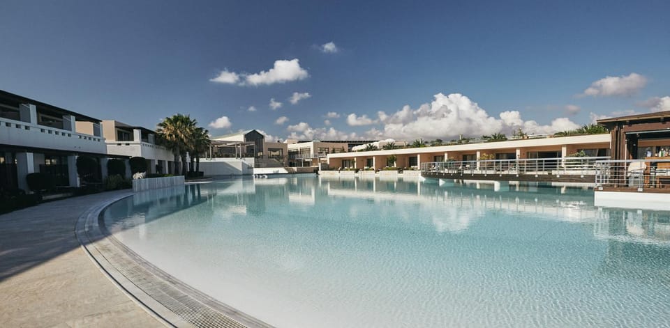 Property building, Day, View (from property/room), Pool view, Swimming pool, Swimming pool, Seasons