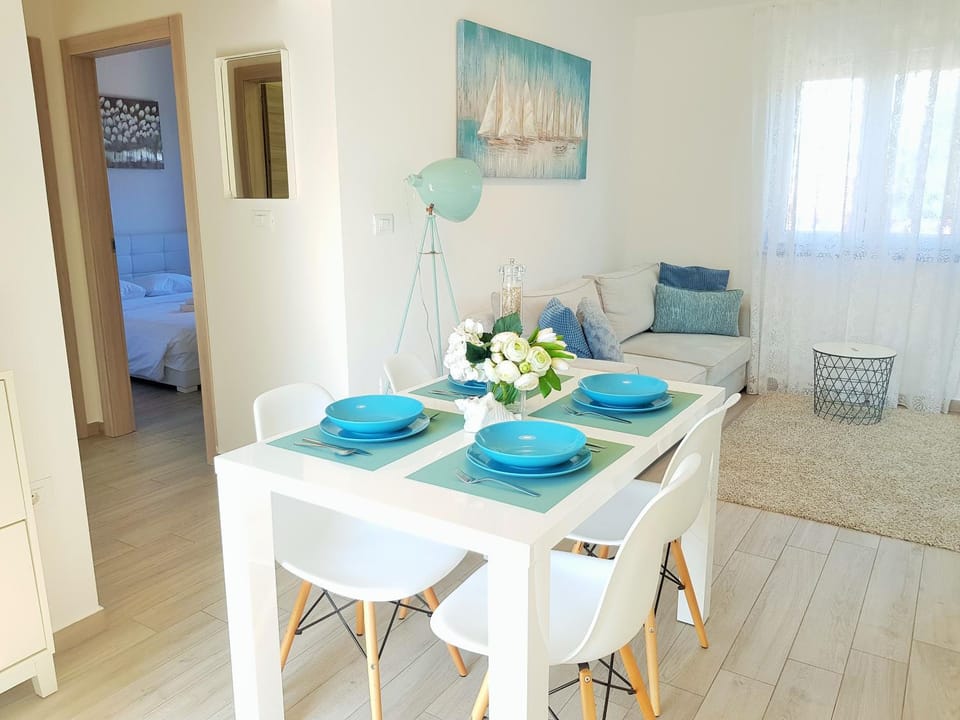 Summer, Kitchen or kitchenette, Living room, Dining area, Bedroom