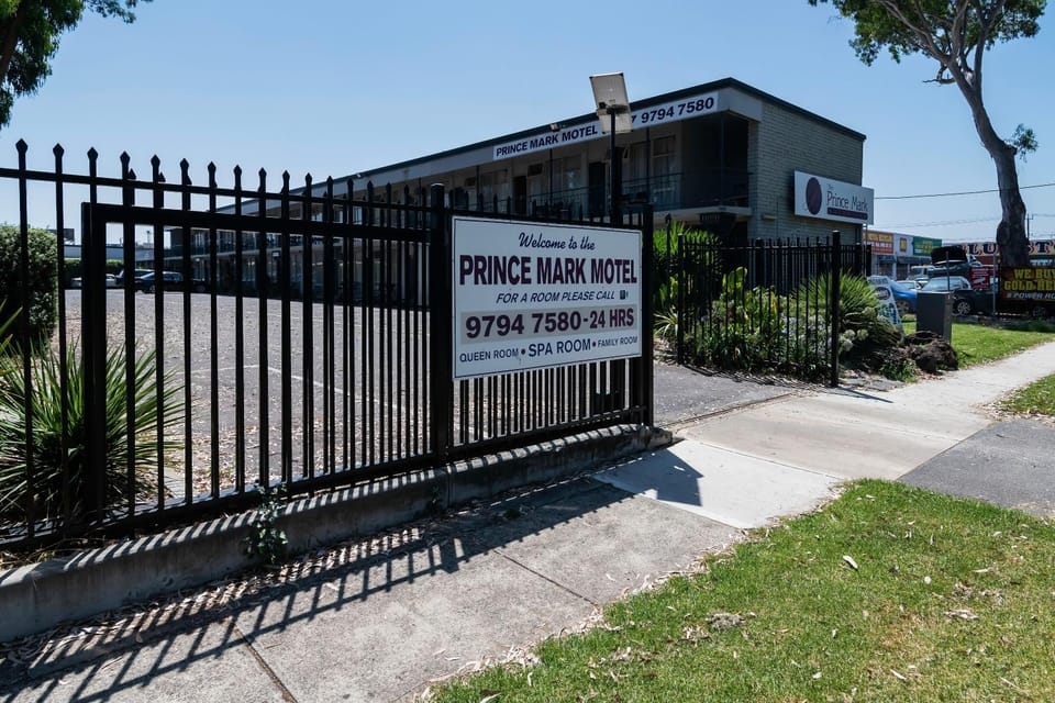 Facade/entrance, Property logo or sign