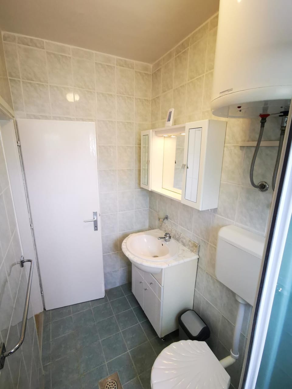 Shower, Toilet, Bathroom