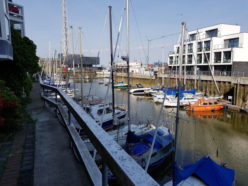 Property building, View (from property/room)