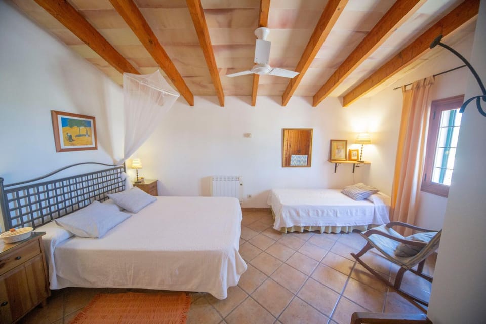 Property building, Living room, Bedroom