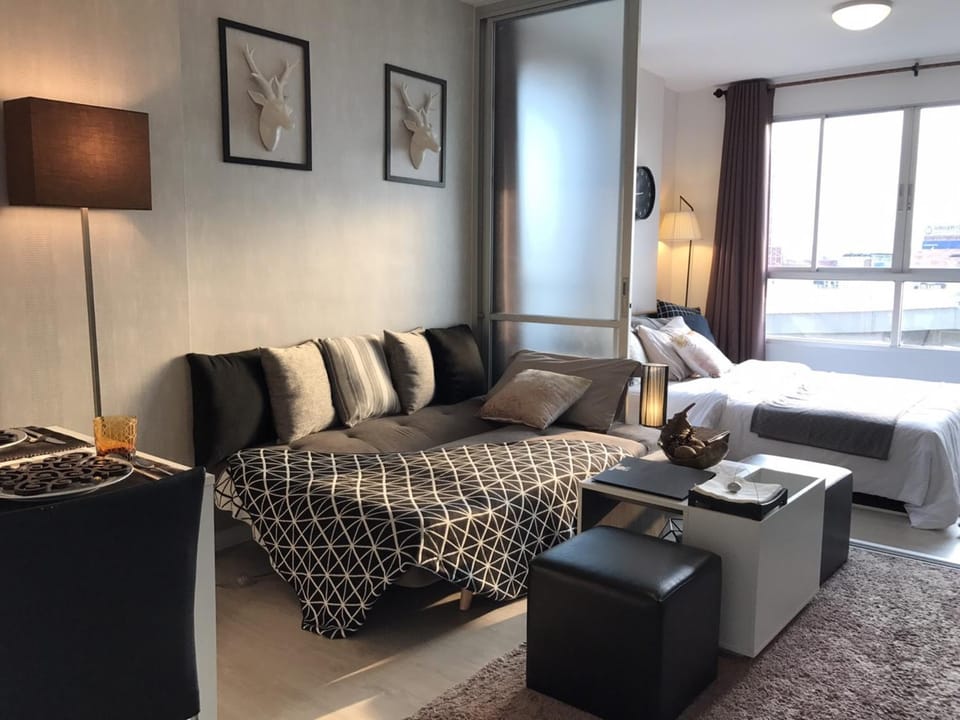 Living room, Photo of the whole room
