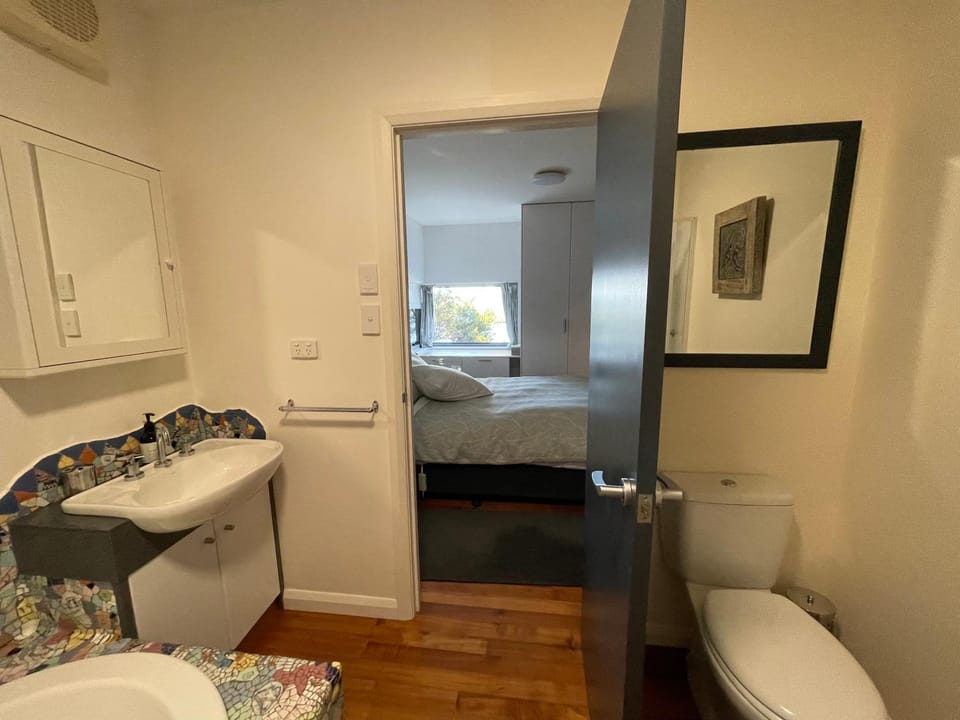 Beachside Taroona with Spa Apartment in Tasmania