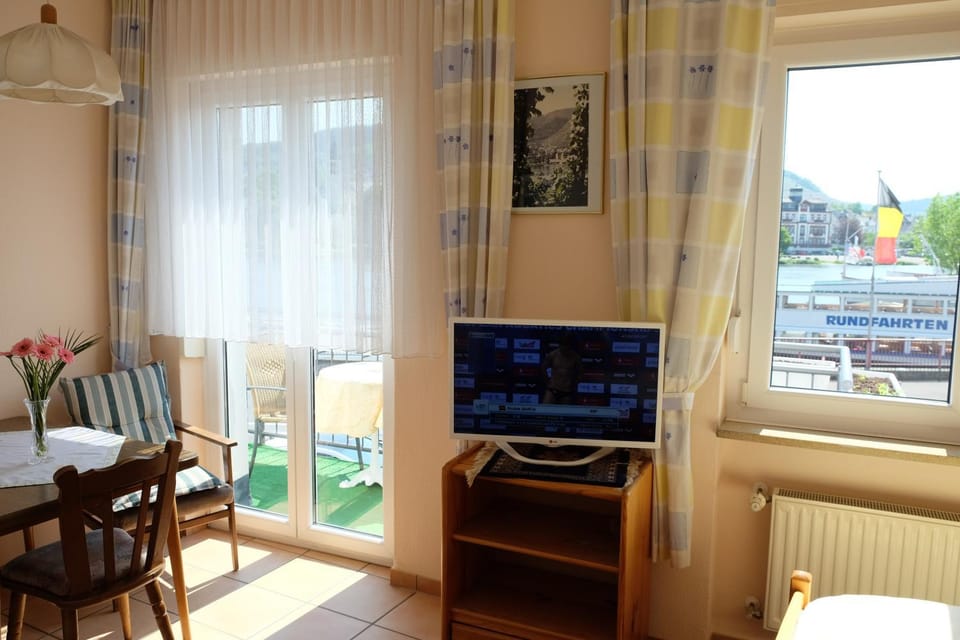 Day, TV and multimedia, View (from property/room)