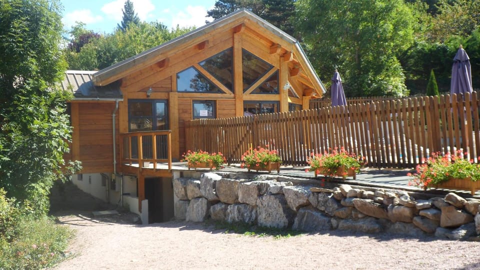 Spring, Spa and wellness centre/facilities