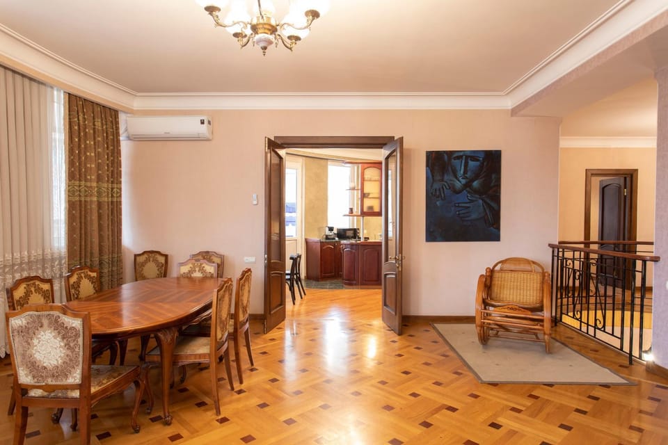 Living room, Dining area, air conditioner