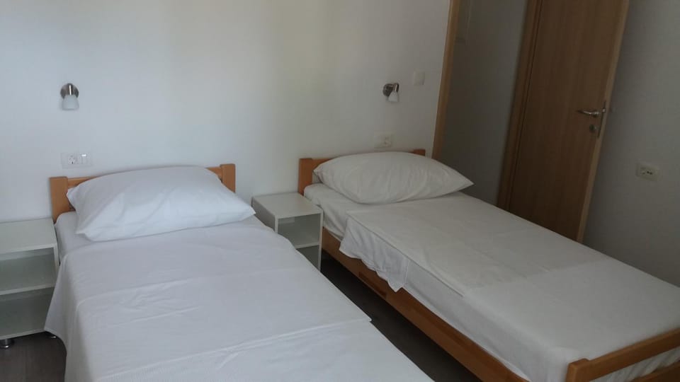 Bedroom, Sunrise