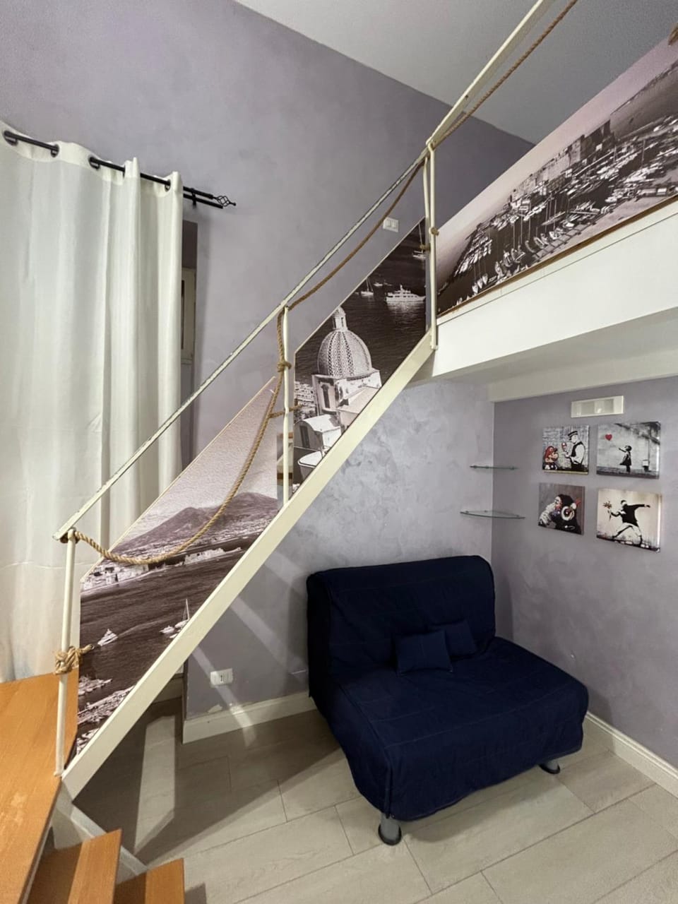 Living room, Photo of the whole room