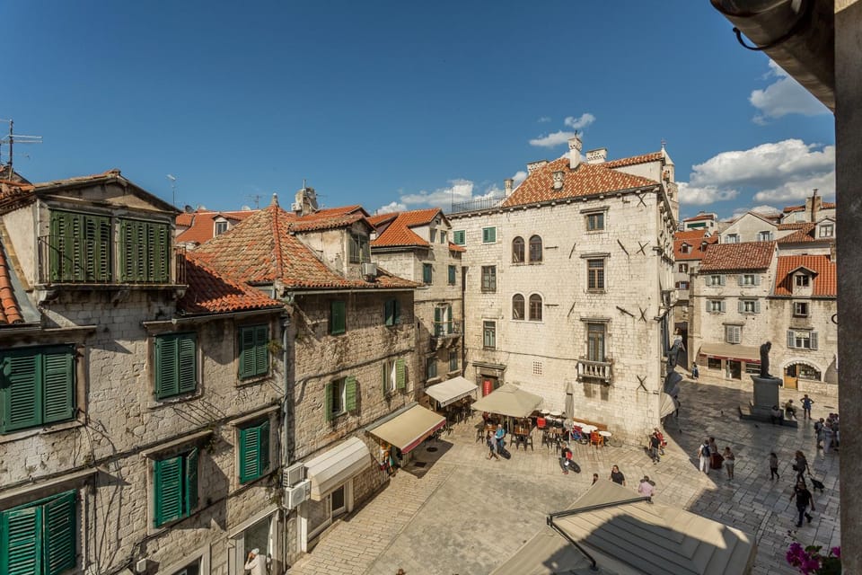 City view, Street view