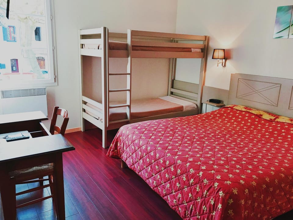Bed, bunk bed