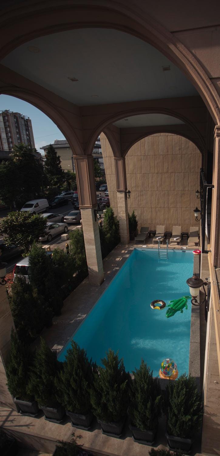 Swimming pool