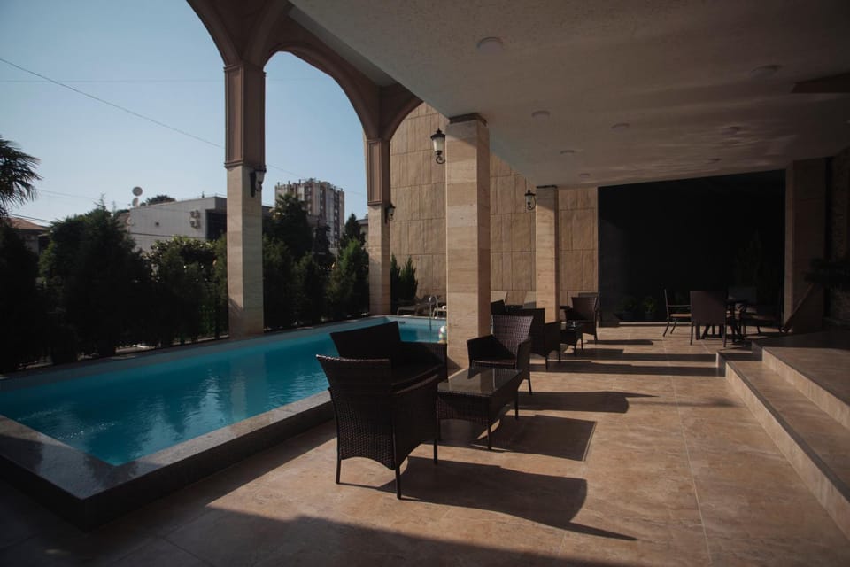 Swimming pool, sunbed