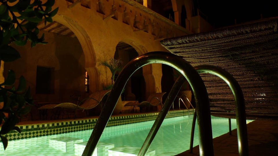 Swimming pool, Swimming pool