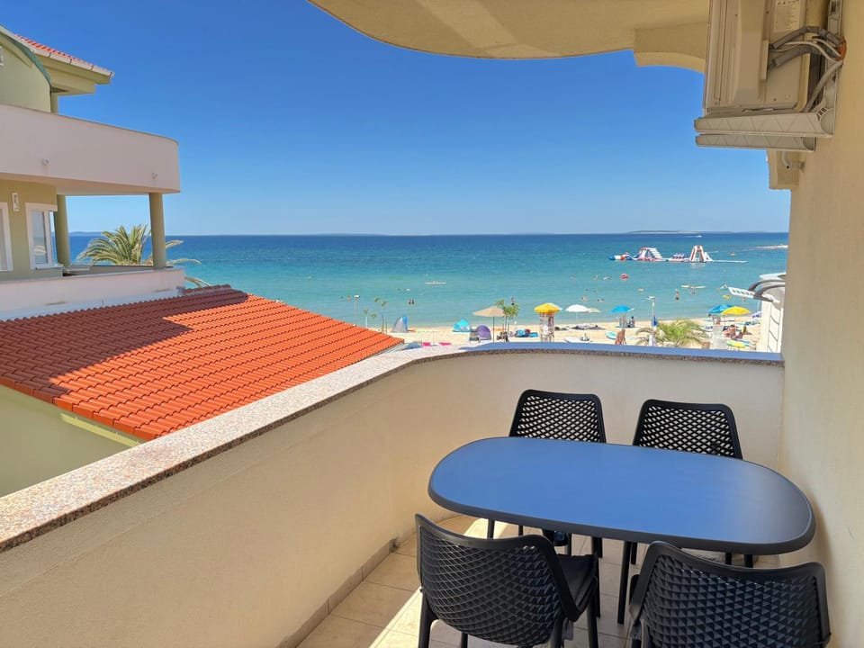 Balcony/Terrace, Seating area, City view, Sea view