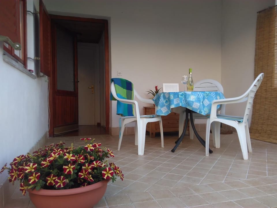 Patio, Balcony/Terrace, Seating area