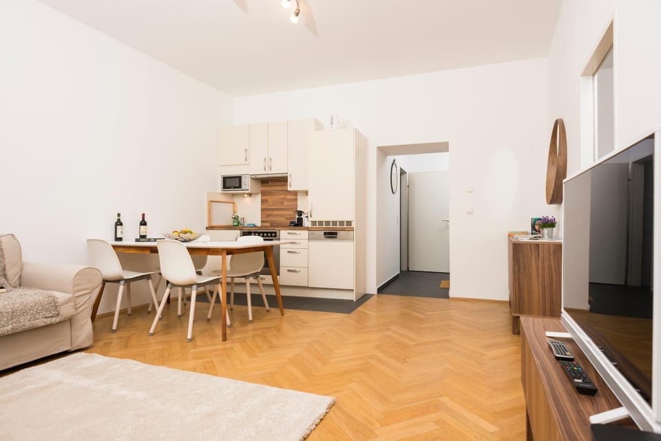 Kitchen or kitchenette, Living room, Dining area