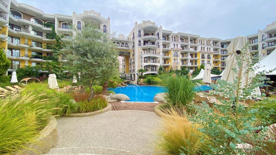 Garden, Swimming pool